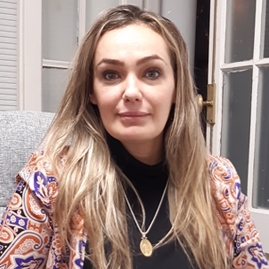 Cecilia Flores - Abogada